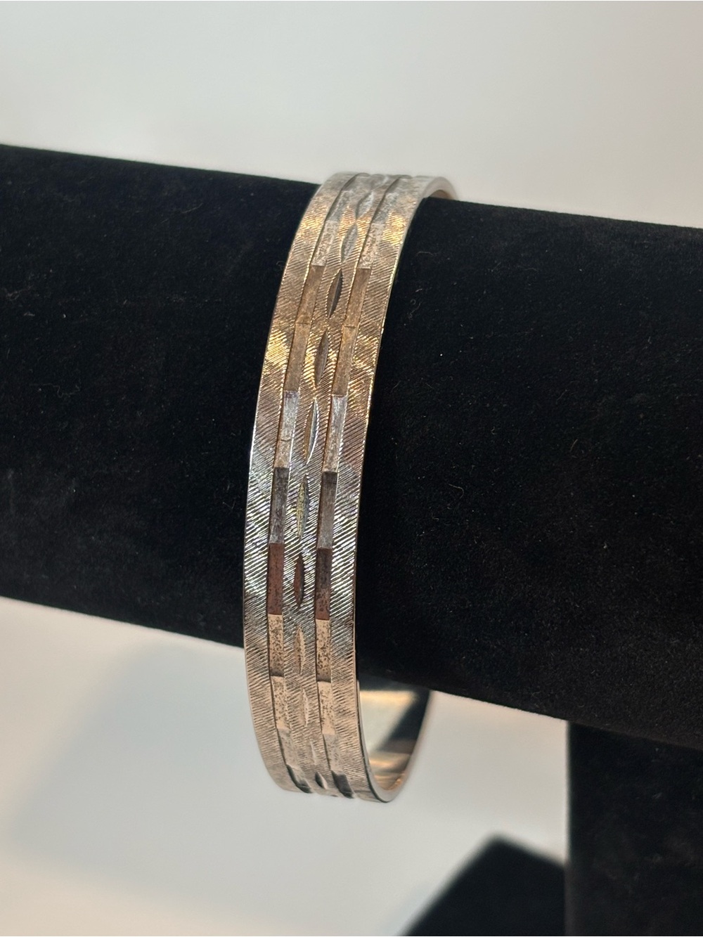 Vintage Silver Tone Etched Bangle‎ Bracelet Diamond Cut Textured Pattern